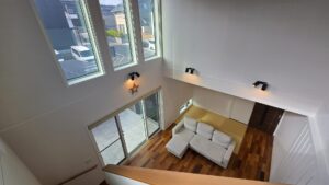 若松区塩屋4丁目 中古戸建 吹抜け上部から見たリビング