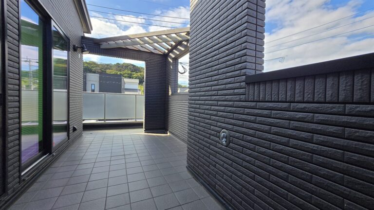 若松区塩屋4丁目 中古戸建 2階の屋上庭園