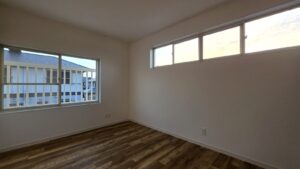 千代2丁目 中古戸建 2階の洋室とハイサイド窓